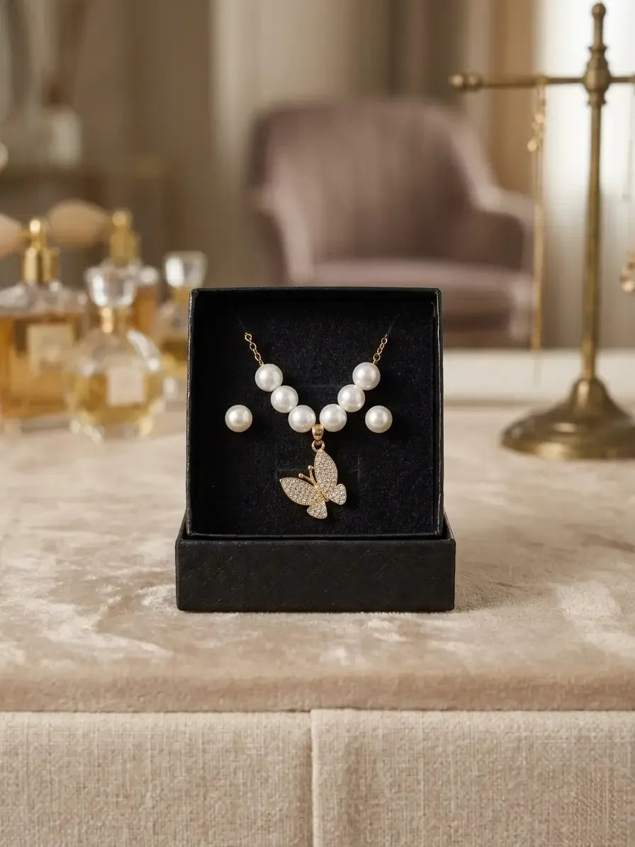 Modern Design Gold Plated Crystal Pendant Set